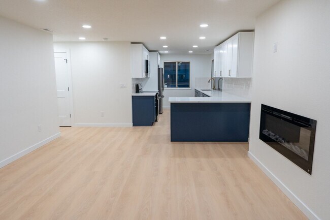 Photo - 4015 SW Thistle St Unit A