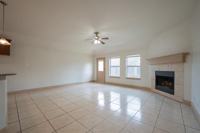 Photo - 1422 Julie St