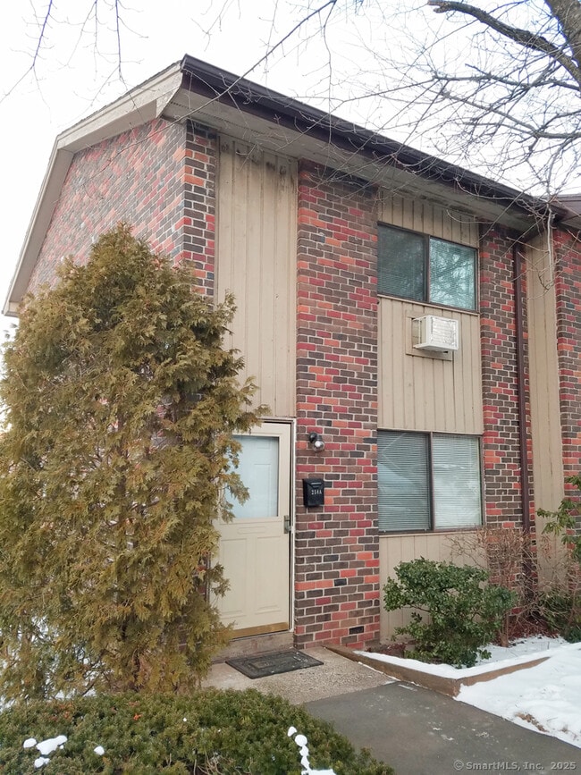 Photo - 218 Oakville Ave Unit APT A