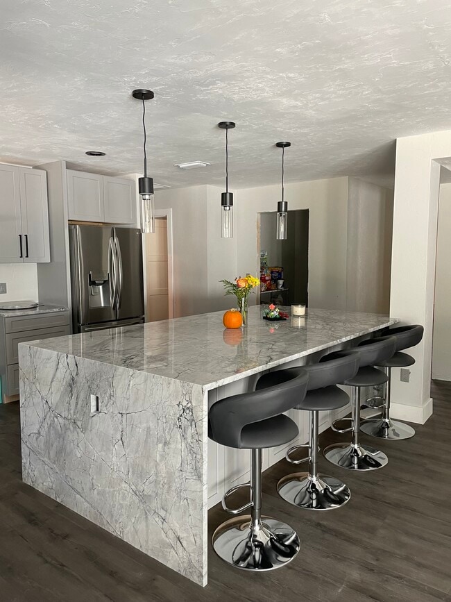 Photo - 701 NW 28th St