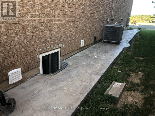 Photo - 185 Skinner Rd