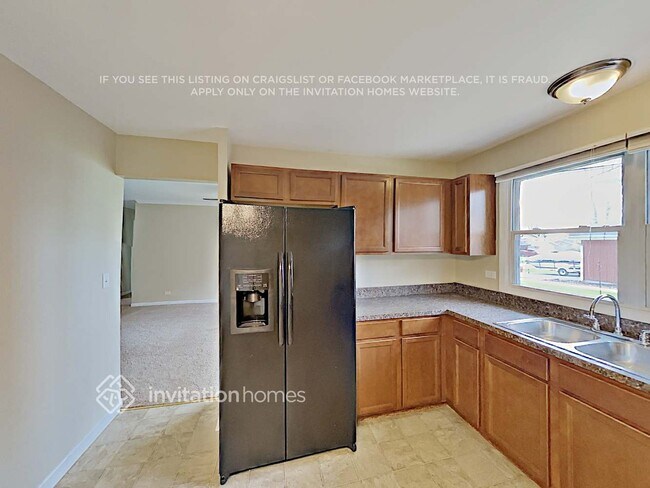 Photo - 416 Deerpath Dr