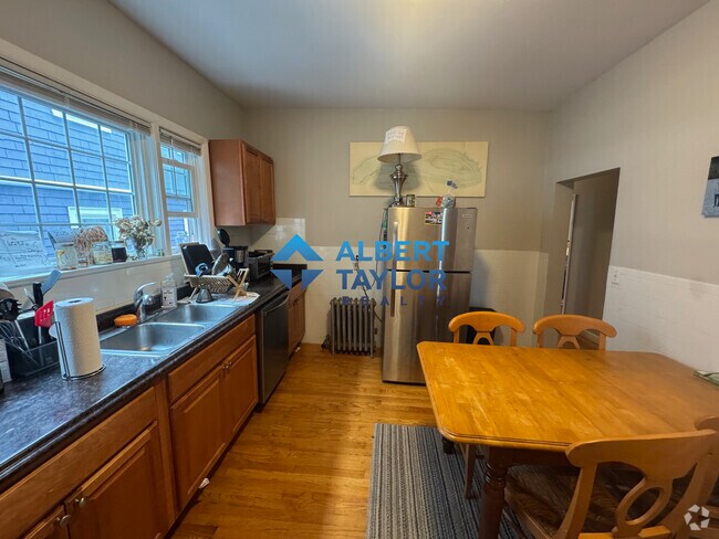 Building Photo - 23 Tufts St Unit 2 Rental