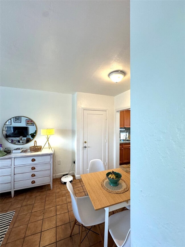 Photo - 617 SW 11th St