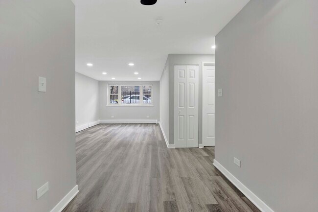 Photo - 3161 N Cambridge Ave