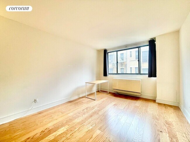 Photo - 323 W 96th St