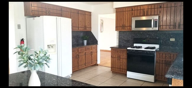 Photo - 8430 Glen Oak Rd