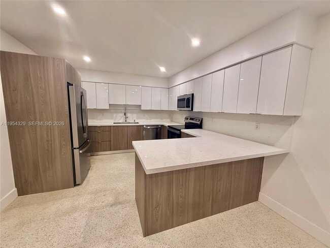 Photo - 3400 SW 17th St Unit 3402