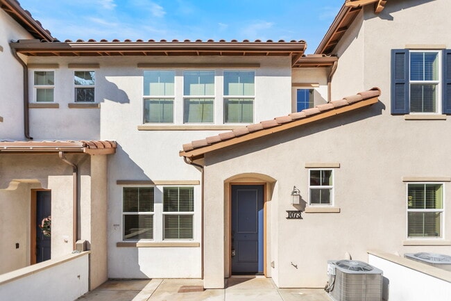 Building Photo - 1073 Delpy View Pt