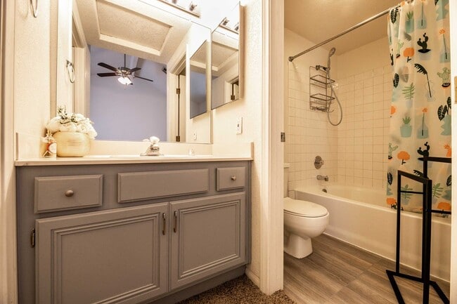 Building Photo - Cute FURNISHED 2 Bedroom Condo FOR RENT!