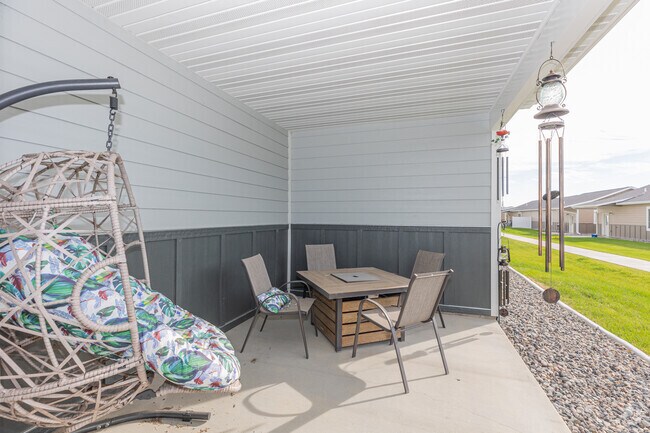 2BR, 1.5BA - Covered Patio - Home Run Patio Home Apartments