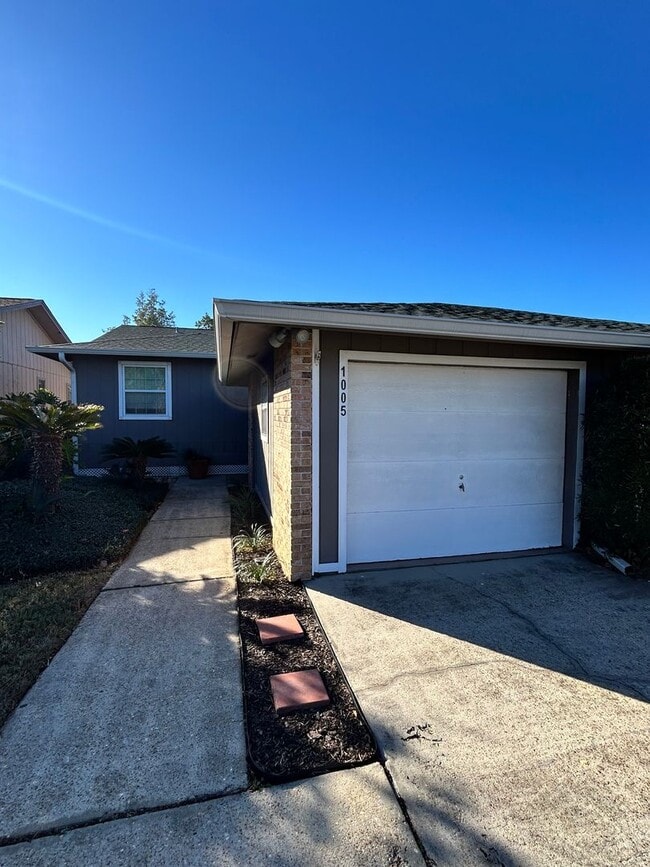 Photo - 1005 11th Ct Unit 1005 W 11th Ct