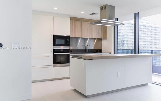 Photo - 1000 Brickell Plz Unit 3212