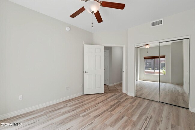 5350 E Deer Valley Dr Unit 1252