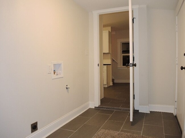 Photo - 614 E Hartson Ave