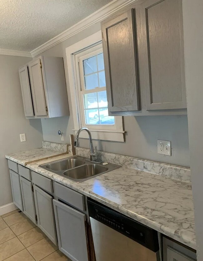 Photo - 8 Virnelle St