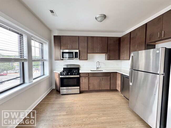 Photo - 3409 W Fullerton Ave Unit 3D