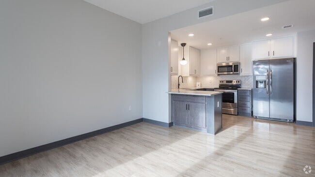 1BR,1BA,-693SF