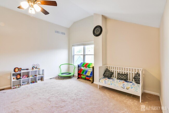 Photo - 28 Kensington Dr