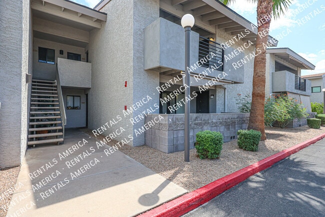 Building Photo - 6480 N 82nd St Rental