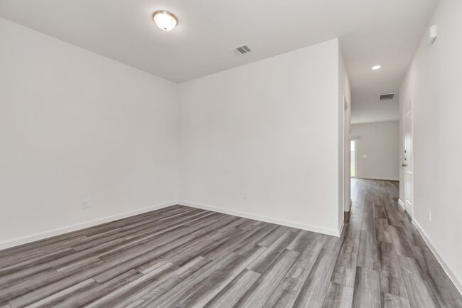 Photo - 7810 Hightree Dr