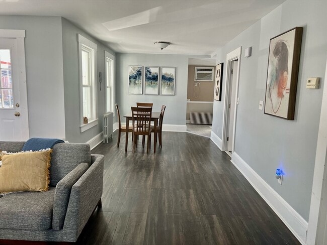 Photo - 596 Beacon St Unidad #2