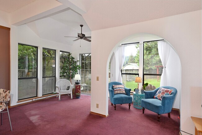 Photo - 715 W A Barr Rd