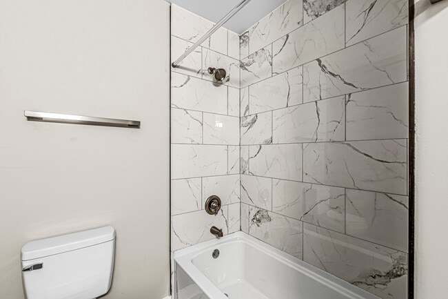 Photo - 3241 Boulevard Pl