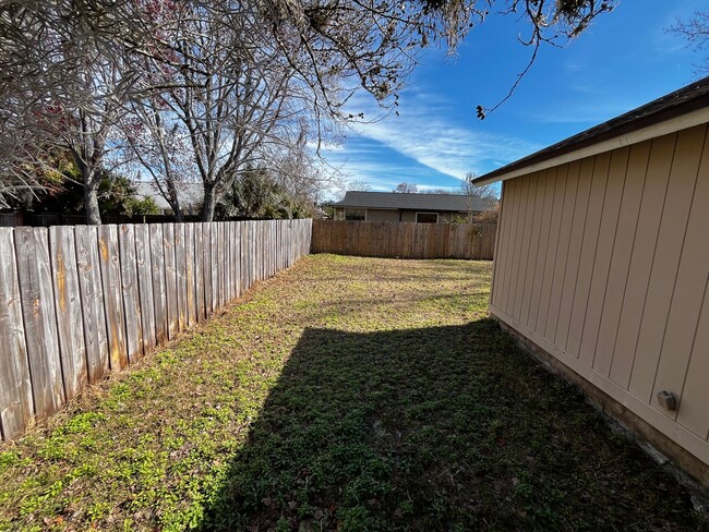 Photo - 3Bed/2bath in the heart of Orange Park