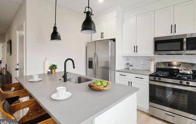 Photo - 3712 Midvale Ave Unit 2