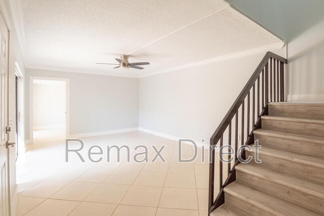 Photo - 1700 Embassy Dr