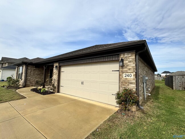 Photo - 240 Wilcot Rd