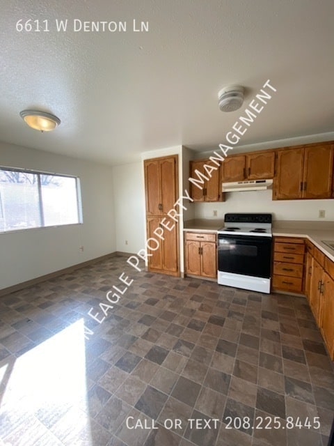 Photo - 6611 W Denton Ln Apartment