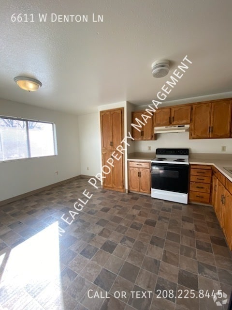 Building Photo - 6611 W Denton Ln Rental