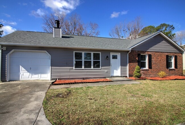 Photo - 329 McCotter Blvd