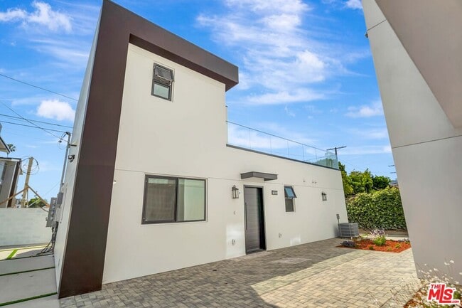 Photo - 1921 Federal Ave