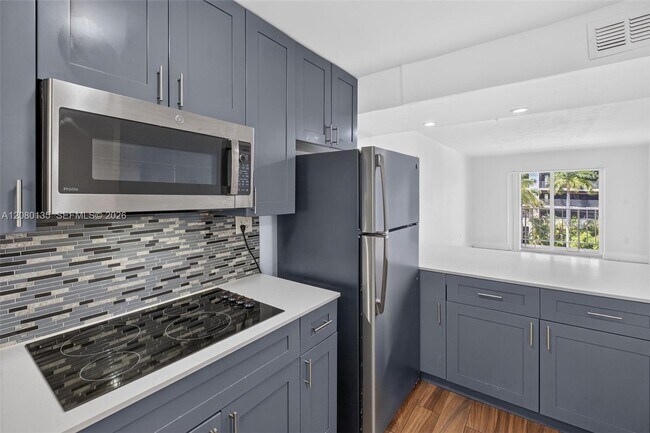 Photo - 453 SW 2nd St Unit 301C