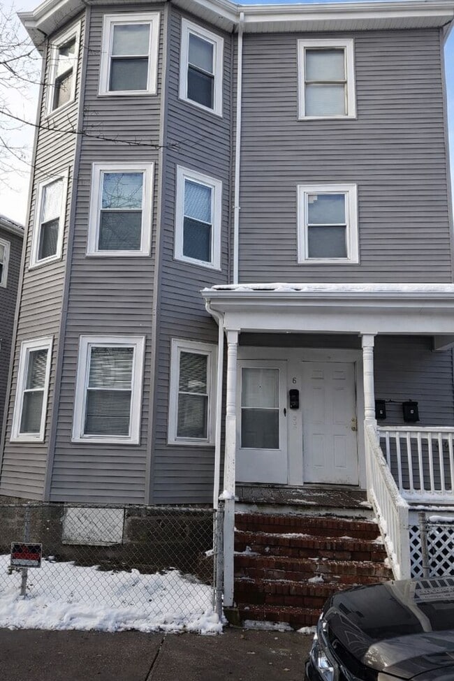 Building Photo - 8inw Unit 2