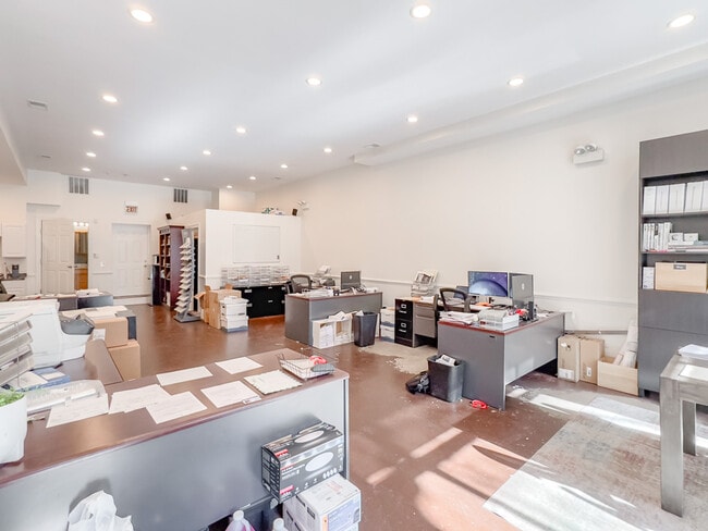 Photo - 1724 W Belmont Ave Unit 1