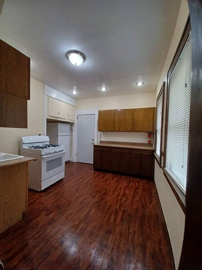 Building Photo - 1259 N Main St Unit 1259-2