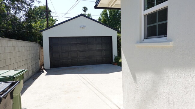 Photo - 4715 Allott Ave