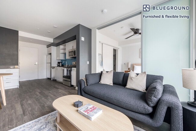 Photo - 15301 NE Turing St Unidad FL8-ID997