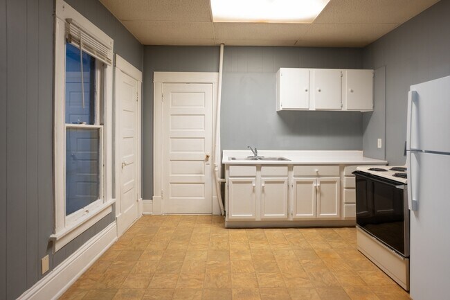 Photo - 326 S Exposition St