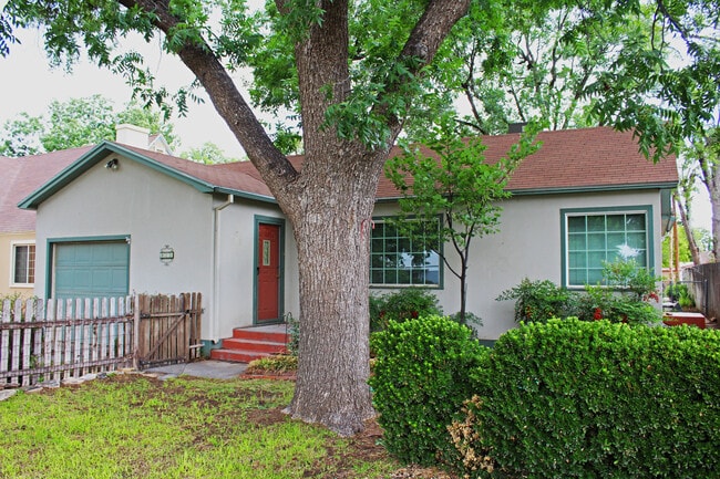 Photo - 921 N Halagueno St