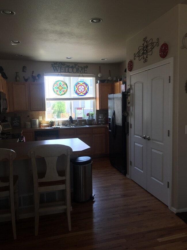Photo - Beautiful, Dog Friendly,  3 Bedroom, 2.5 B...