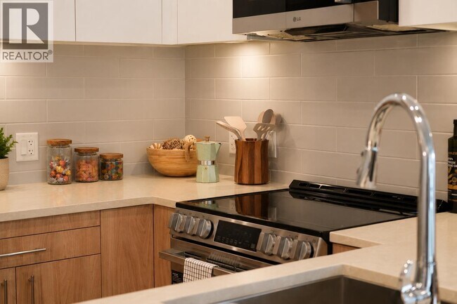 245 Bewicke Ave Unit 411