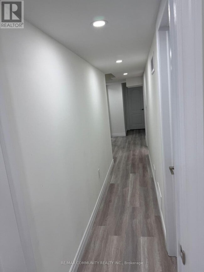 Photo - 387 Tennant Cir