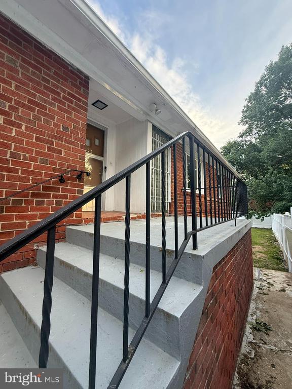 Photo - 8020 Eastern Ave NW