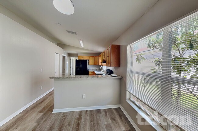 4409 Venice Dr