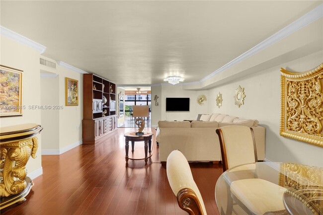 6423 Collins Ave Unit 703
